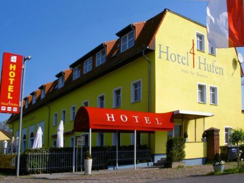 Hotel 4 Hufen Grossziethen Exterior photo